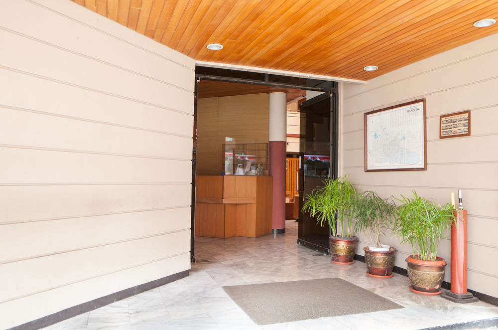 Reddoorz Plus @ Sukamulya Pasteur 2 Bandung Exteriör bild